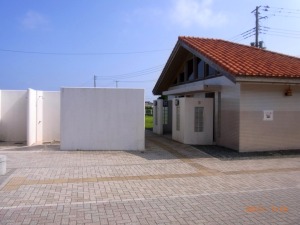 塩浦海水浴場、トイレ・シャワー
